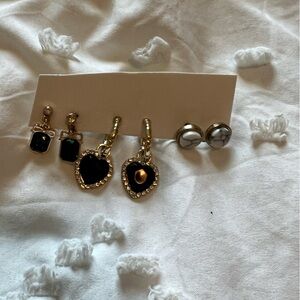 New Elegant Black and Gold Heart Earrings Set